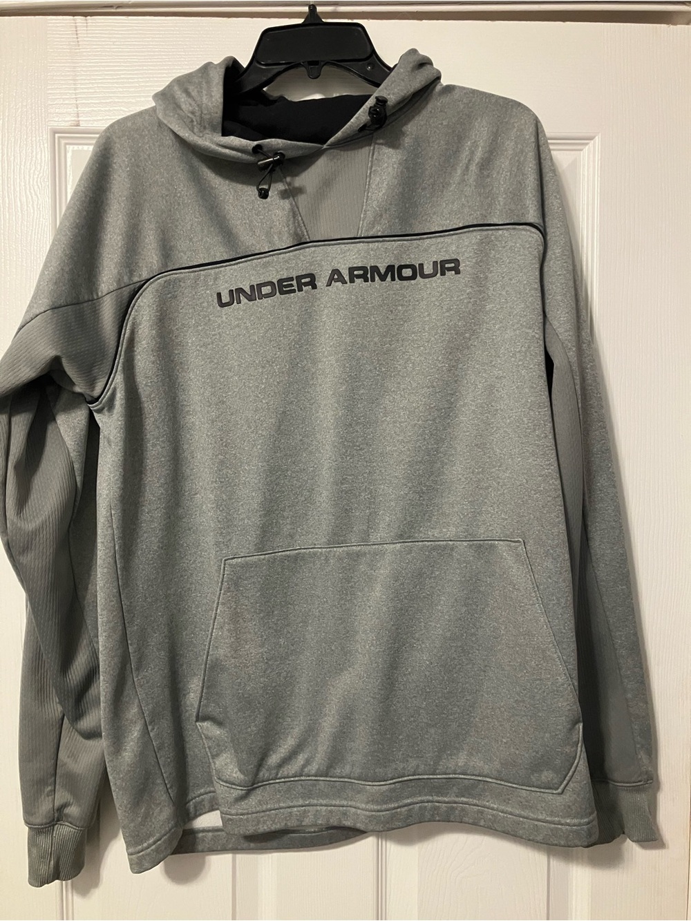 Under Armour Gray Hoodie Athletic Sweatshirt Mens Size Medium